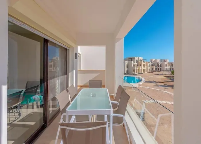 Bright 2-bedroom With Golf Course & Pool View L Cyan, El Gouna Apartman *